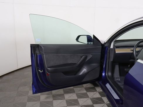 Used 2018 Tesla Model 3 Long Range image 18