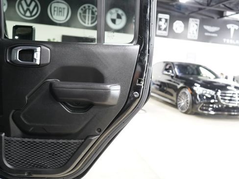 Used 2022 Jeep Wrangler Unlimited Sport AWD/4WD image 18