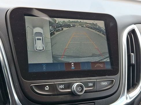 Used 2018 Chevrolet Equinox Premier FWD image 19