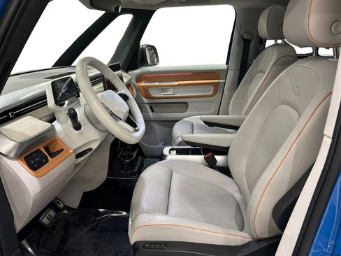 Used 2025 Volkswagen ID. Buzz 1st Edition image 2