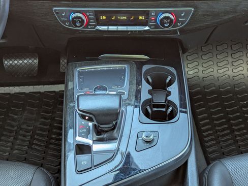 Used 2017 Audi Q7 3.0T Prestige w/ Prestige Package image 27