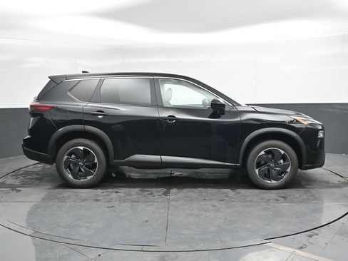 Used 2025 Nissan Rogue SV AWD/4WD image 5