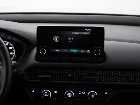 Used 2025 Honda HR-V Sport image 15