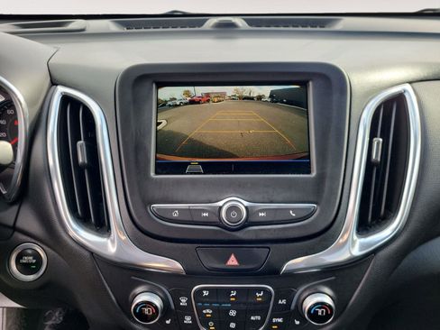 Used 2019 Chevrolet Equinox LT w/ Driver Convenience Package image 18