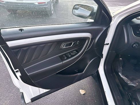 Used 2015 Ford Taurus SEL w/ Equipment Group 201A image 17