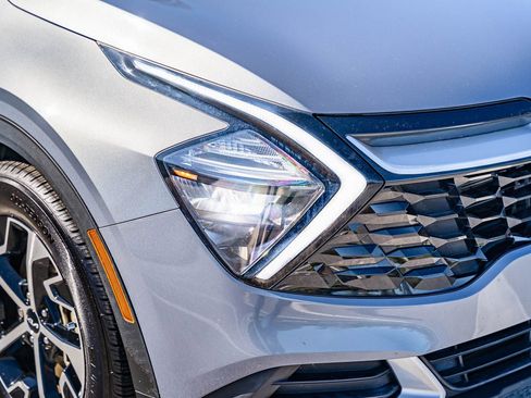 Used 2023 Kia Sportage EX image 10