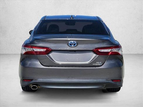Used 2020 Toyota Camry XLE FWD image 6
