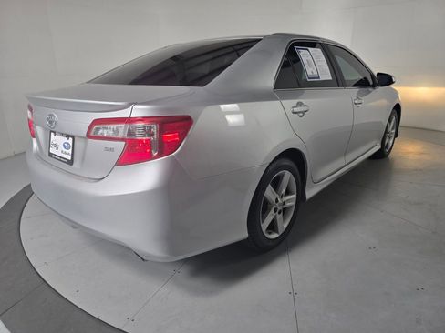 Used 2012 Toyota Camry SE FWD image 5