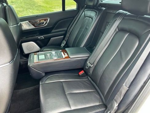 Used 2017 Lincoln Continental Reserve w/ Luxury Package AWD/4WD image 9
