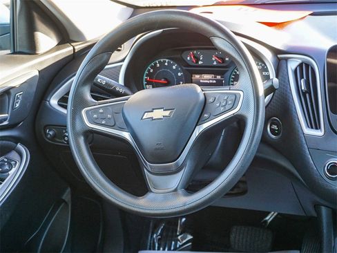 Used 2022 Chevrolet Malibu LT image 16