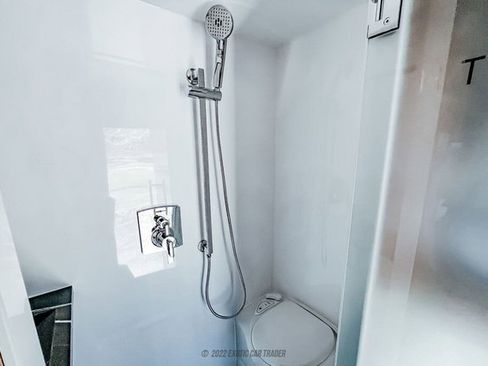 Used 2022 Ford F550 4x4 Crew Cab Super Duty w/ Power Equipment Group image 43