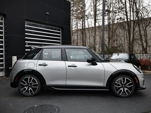 New 2026 MINI Cooper S image 4