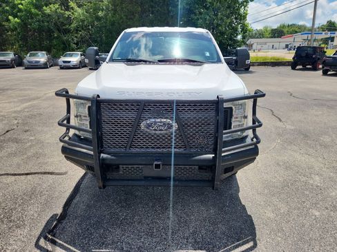Used 2017 Ford F250 XL w/ Power Equipment Group AWD/4WD image 3