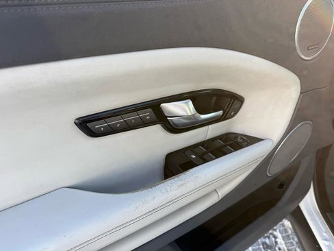 Used 2017 Land Rover Range Rover Evoque HSE image 12