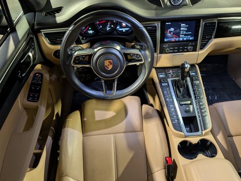 Certified 2018 Porsche Macan Sport Edition image 6