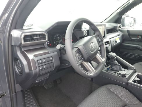 New 2026 Toyota 4Runner SR5 AWD/4WD image 18