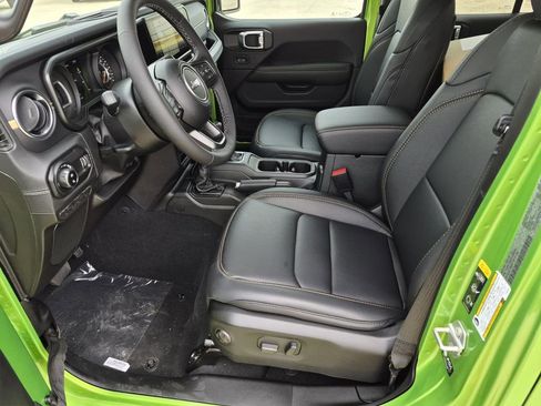 New 2026 Jeep Gladiator Sport image 10