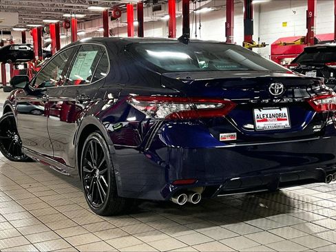Used 2022 Toyota Camry XSE image 11