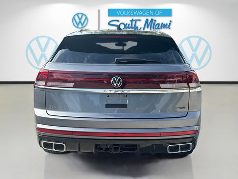Certified 2024 Volkswagen Atlas Cross Sport SEL R-Line AWD/4WD image 6