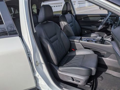 Used 2023 Nissan Rogue Platinum w/ Platinum Premium Package image 24