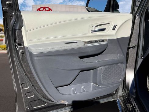 Certified 2024 Toyota Sienna Limited image 22