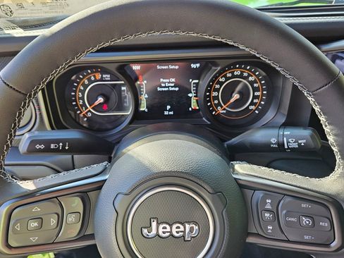 New 2025 Jeep Gladiator Rubicon AWD/4WD image 24