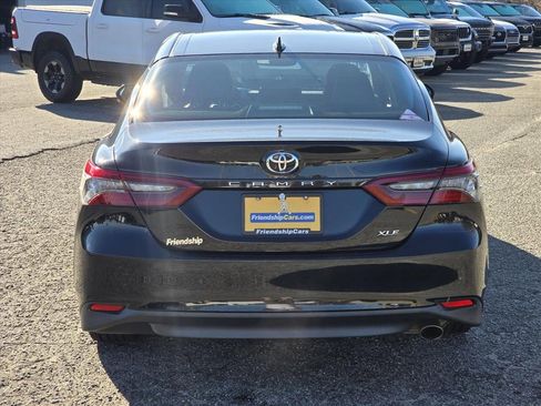 Used 2022 Toyota Camry XLE image 25