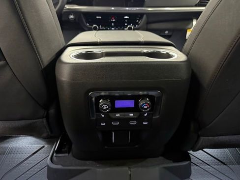 New 2026 Chevrolet Suburban Premier image 20