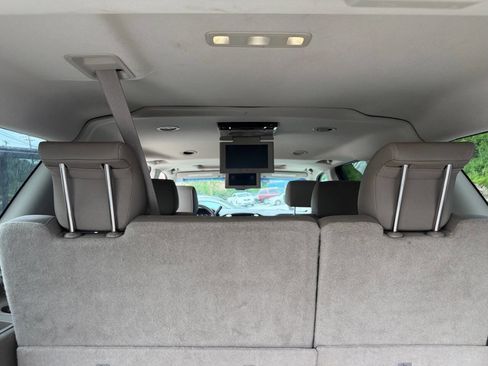 Used 2015 Chevrolet Suburban LT AWD/4WD image 14