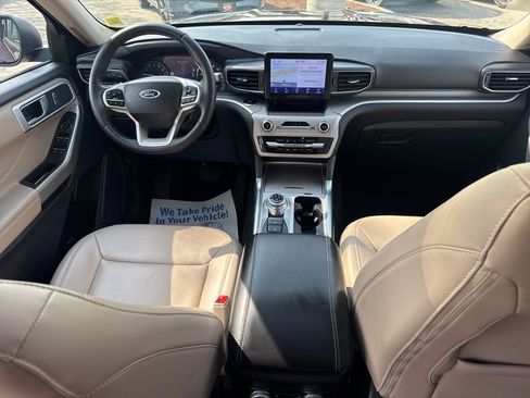 Used 2022 Ford Explorer XLT w/ Equipment Group 202A image 25