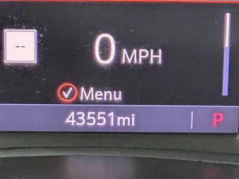 Used 2022 Chevrolet Equinox RS w/ RS Leather Package image 37