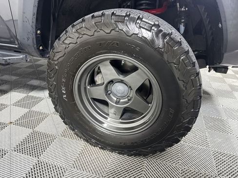 Used 2021 Toyota Tacoma TRD Off-Road image 10