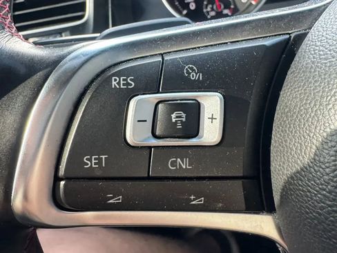 Used 2017 Volkswagen GTI SE FWD image 12