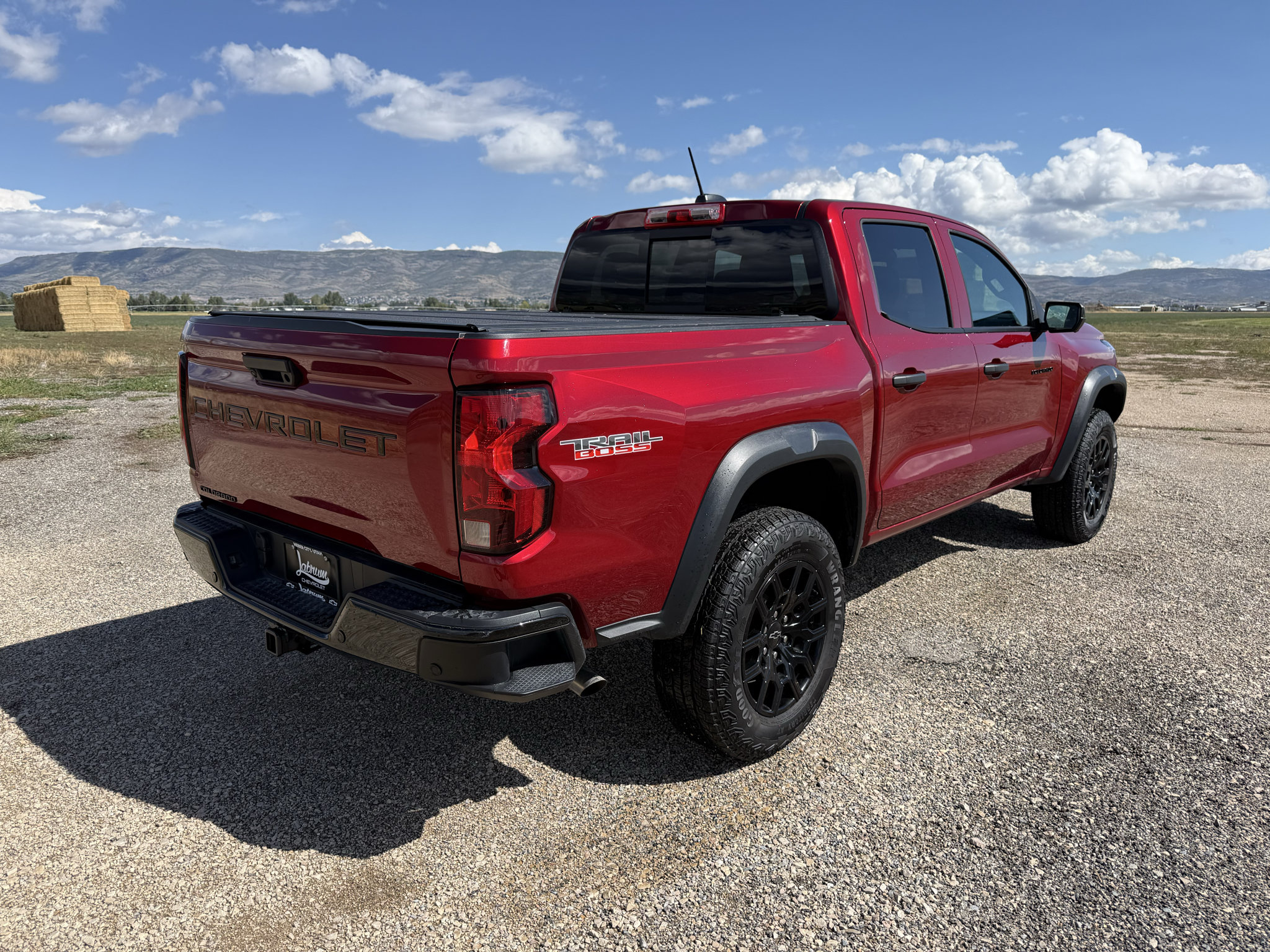 Used 2024 Chevrolet Colorado Trail Boss w/ Technology Package AWD/4WD image 7