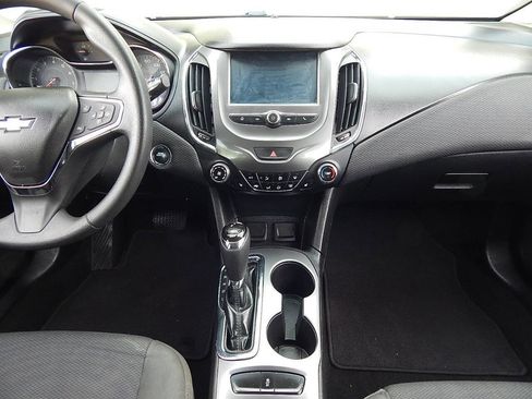 Used 2017 Chevrolet Cruze LT w/ Convenience Package image 19