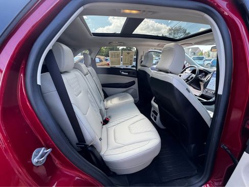 Used 2024 Ford Edge Titanium AWD/4WD image 11