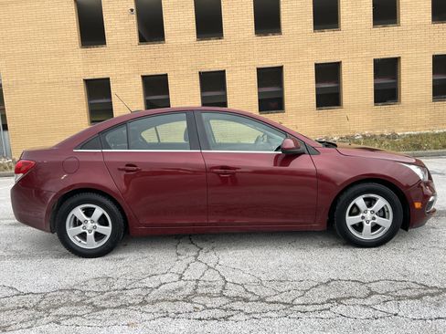 Used 2016 Chevrolet Cruze LT w/ Technology Package image 9