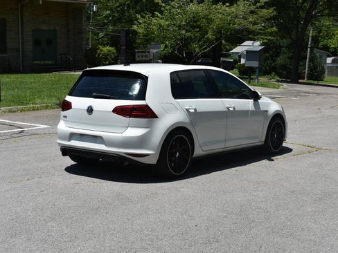 Used 2017 Volkswagen GTI SE FWD image 6