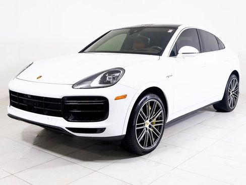 Certified 2023 Porsche Cayenne Turbo S image 1