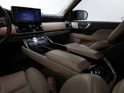 Used 2023 Lincoln Navigator Reserve image 82