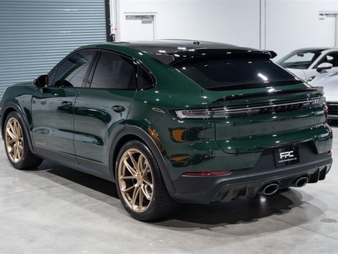Used 2024 Porsche Cayenne Turbo GT AWD/4WD image 4