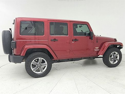Used 2013 Jeep Wrangler Unlimited Sahara w/ Connectivity Group image 7