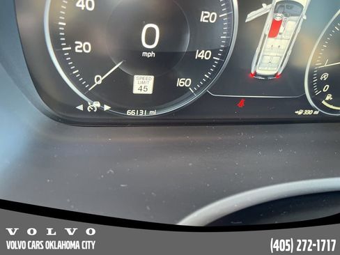 Used 2020 Volvo XC90 T6 Momentum image 10