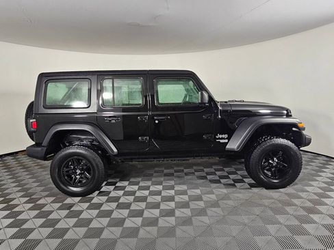 Used 2020 Jeep Wrangler Unlimited Sport image 2