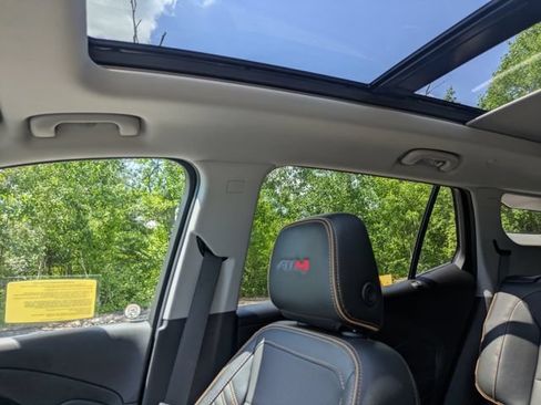 Used 2022 GMC Terrain AT4 AWD/4WD image 32