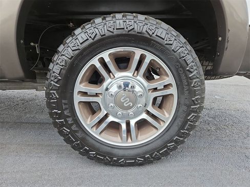 Used 2016 Ford F250 King Ranch w/ FX4 Off-Road Package image 32