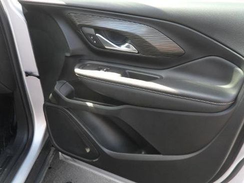 Used 2022 GMC Terrain SLT w/ Tech Package image 15