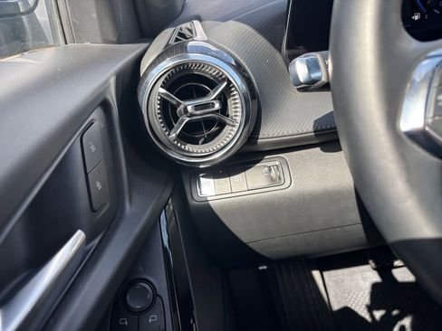 Used 2025 Chevrolet Equinox LT FWD image 34