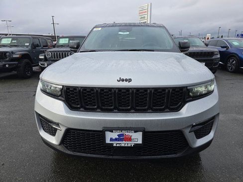 New 2025 Jeep Grand Cherokee Limited image 8