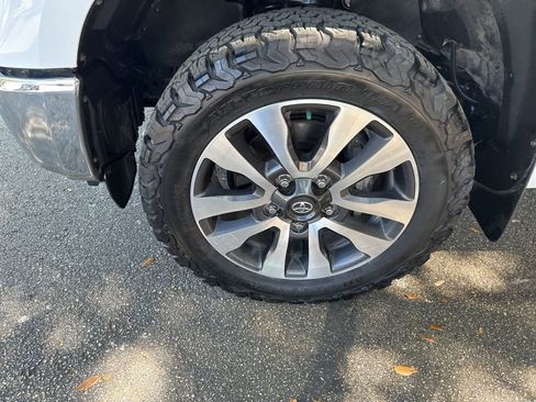 Used 2021 Toyota Tundra Limited w/ Limited Premium Package image 30